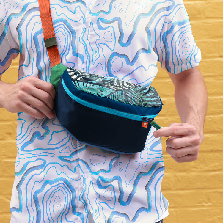 niantic supply fanny pack explore design zoomed in